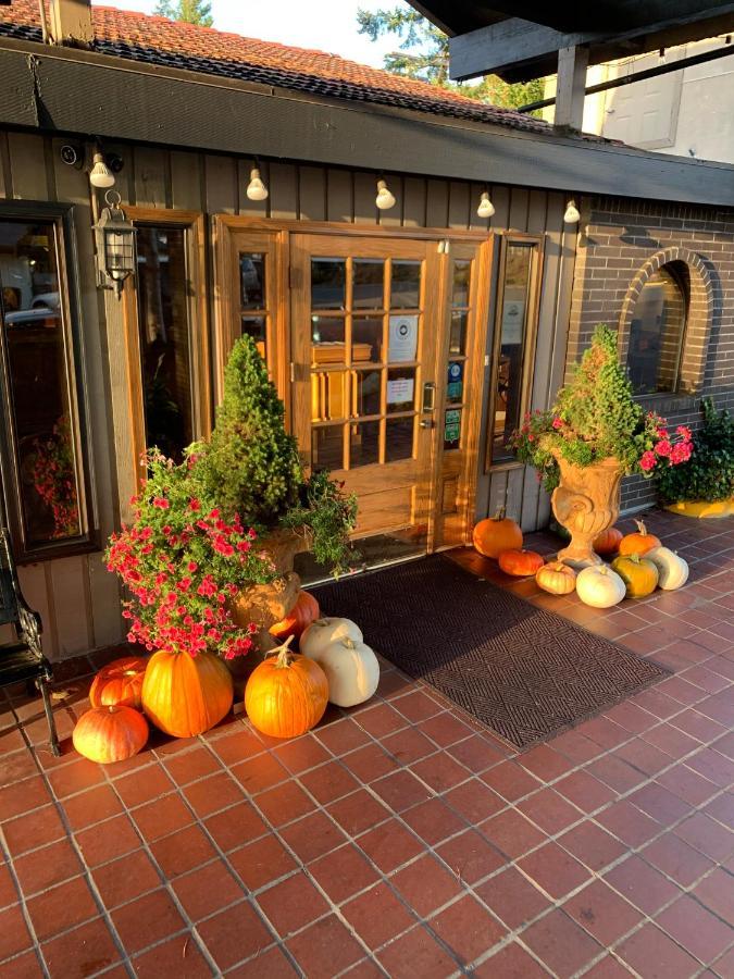 Coachman Inn Oak Harbor Eksteriør bilde