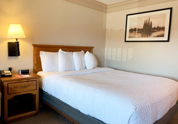 Coachman Inn Oak Harbor Eksteriør bilde